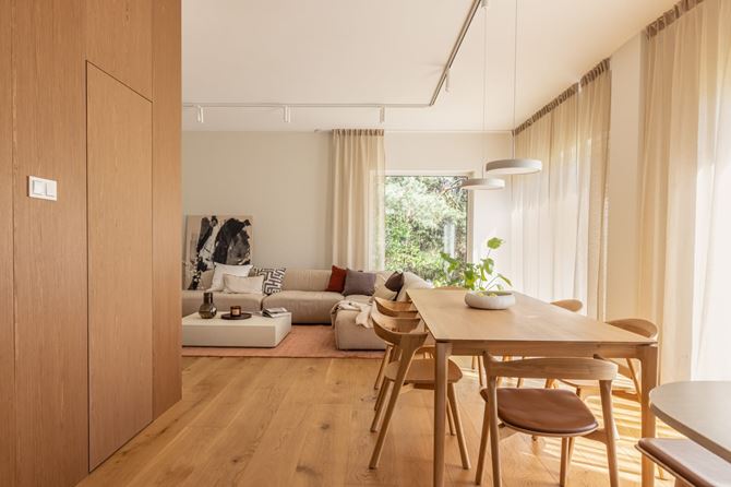 Aranżacja jadalni i salonu. Decoroom, fot. Marta Behling, Pion Poziom (13).jpg