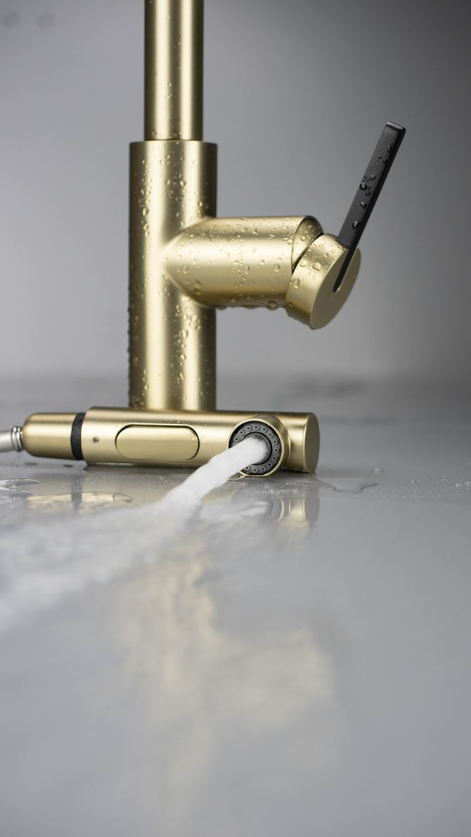 Bateria kuchenna z wyciąganą wylewką złoty szczotkowany Deante Momi