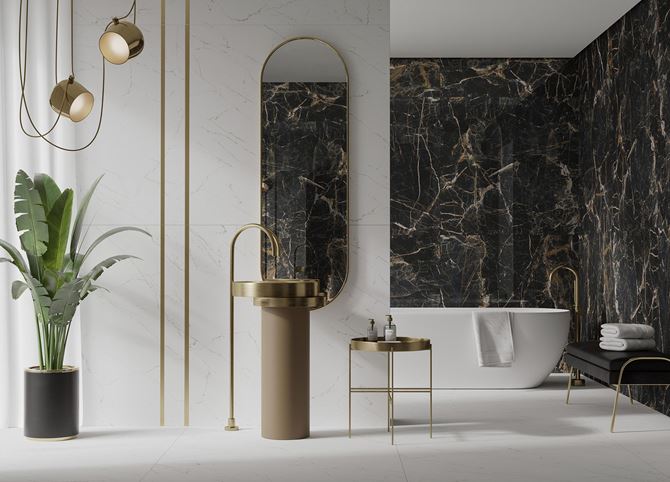 Biało-czarna łazienka w stylu glamour ze złotymi listwami