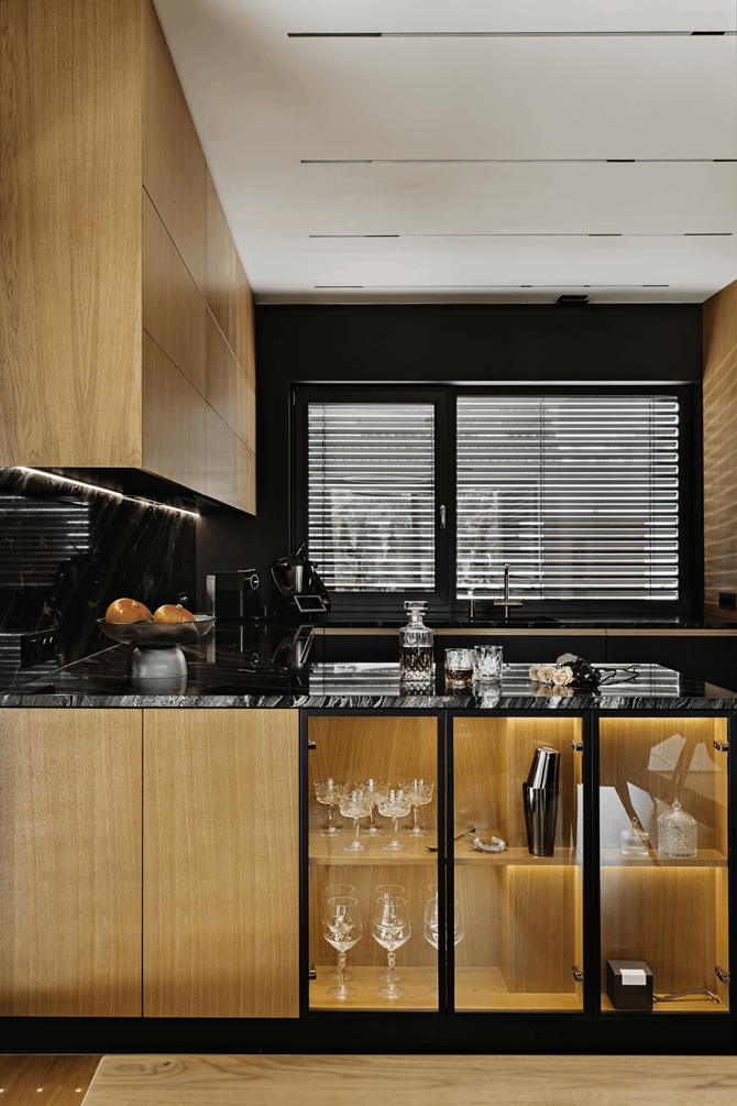 Detale kuchni z witryną pod blatem, projekt AVO Architects