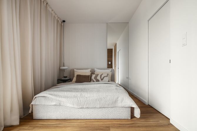 Jasna sypialnia - projekt Decoroom, fot. Kamila Markiewicz-Lubańska-Wnętrza w Obiektywie  (14).jpg