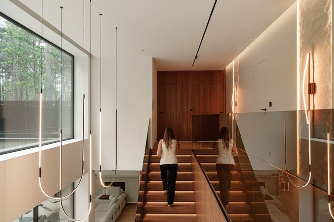 klatka schodowa w domu, projekt SAAN Architects.jpg