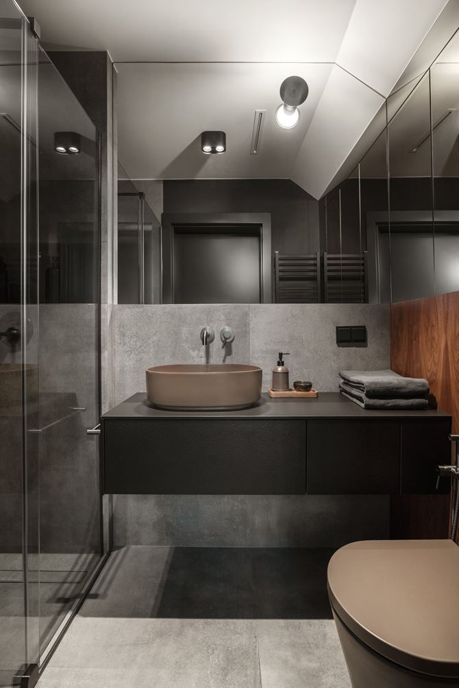 Kolorowa umywalka w łazienkce- projekt Decoroom fot. Kamila Markiewicz-Lubańska-Wnętrza w Obiektywie  (1)-min.jpg