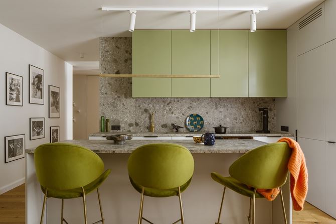 Kuchnia-z-wyspa-Mieszkanie w Brwinowie -projekt Tilla Architects (2)-min.jpg