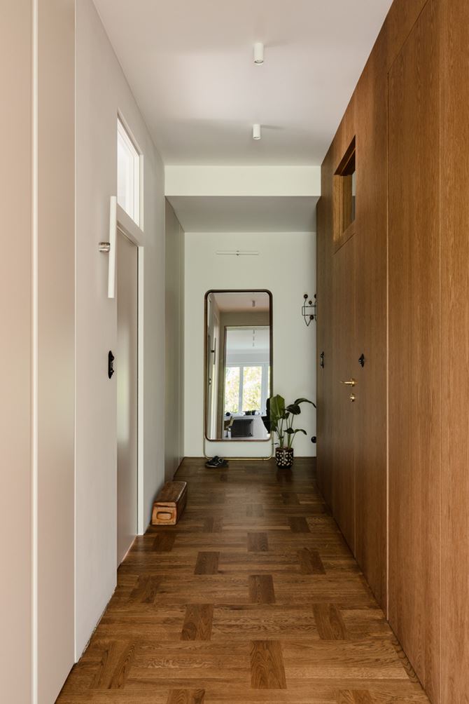 waski-korytarz-w-bloku-projekt-fuga-architektura
