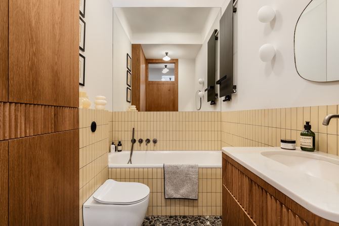 lazienka-z-wanna-w-zabudowie-projekt-FUGA-Architektura-Wnętrz