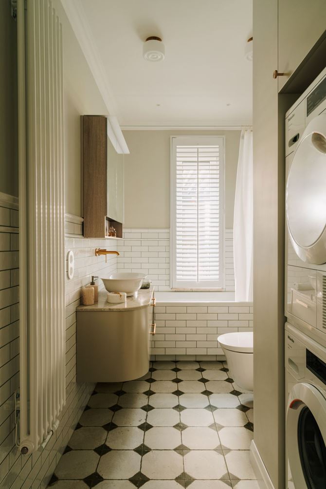 Mozaika na podłodze w łazience. Klasyczne wnętzre. Projekt Pracownia Buduar,  Zdjecia-Migdał Studio (14)-min.jpg