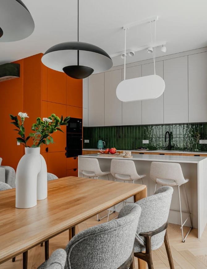 Przestronne i kolorowe wnętrza na Mokotowie