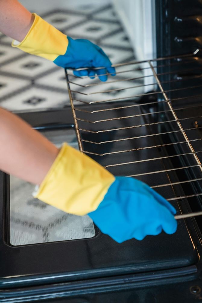 Czyszczenie piekarnika sodą oczyszczoną jest skuteczne i ekologiczne