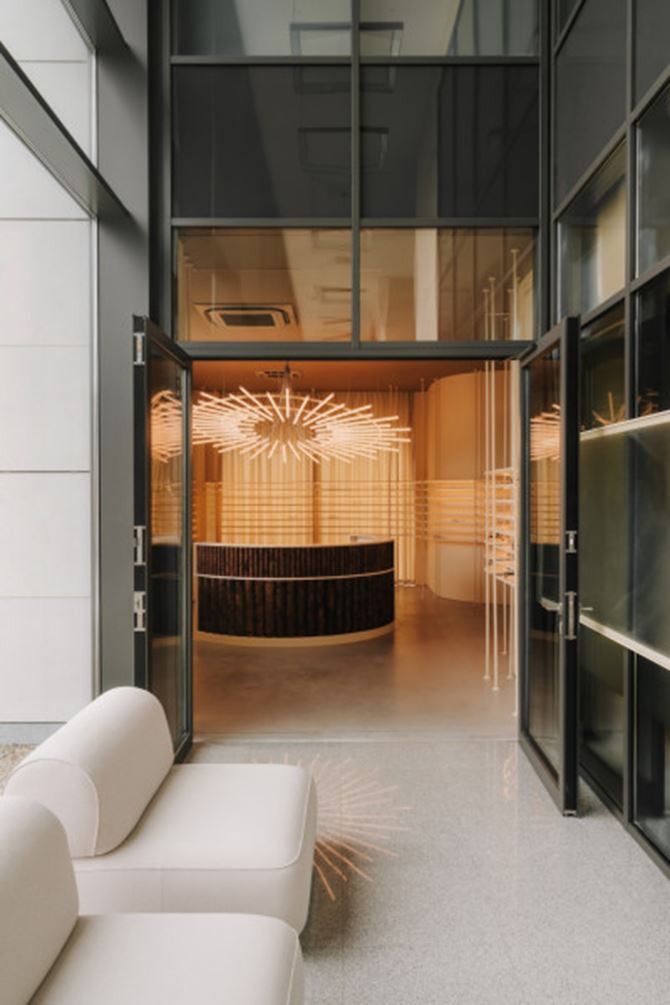 Salon optyczny AUGA we Wrocławiu, Znamy Się.jpg