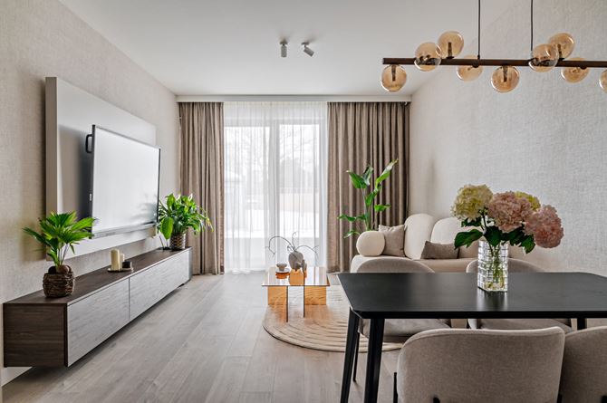 Salon połączony z kuchnią i jadalnią..jpg