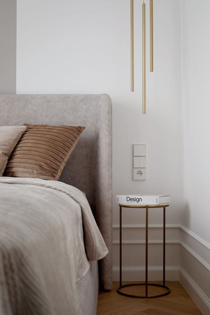 Stolik w sypialni. Projekt Kaim work.jpg