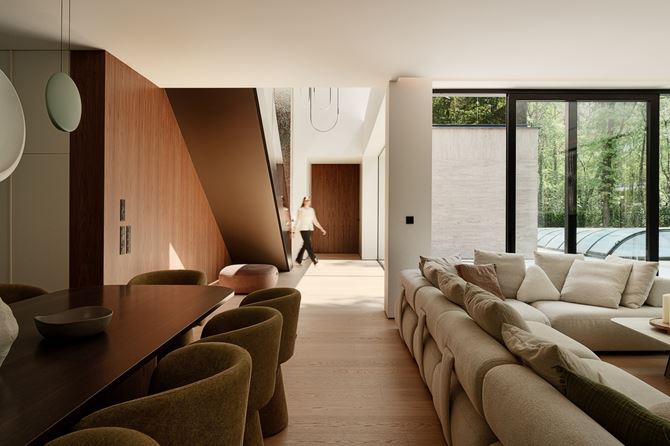 stylowy salon w domu, projekt SAAN Architects.jpg