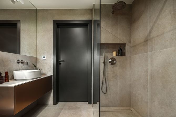 szara łazienka, projekt Decoroom fot. Kamila Markiewicz-Lubańska-Wnętrza w Obiektywie  (4)-min.jpg