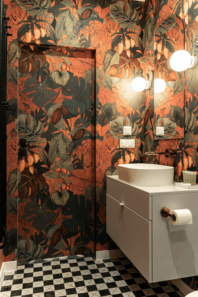 Tapeta w egzotyczne rosliny w lazience, projekt Kovvalskiej.png