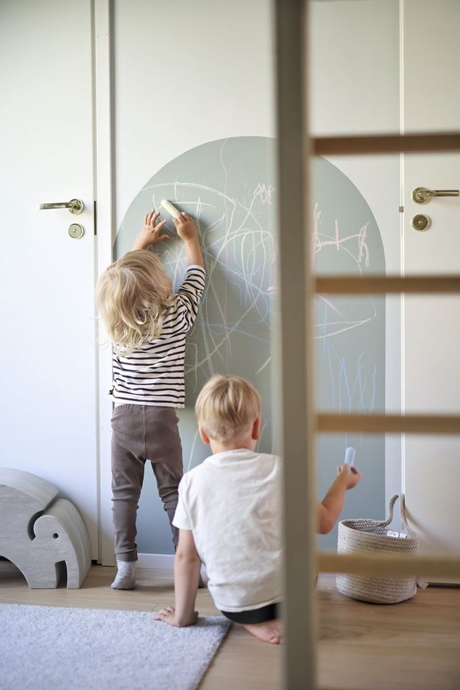 Tikkurila - farba kredowa Liitu V447 - Serpentiini - Fot. Tikkurilla.jpg