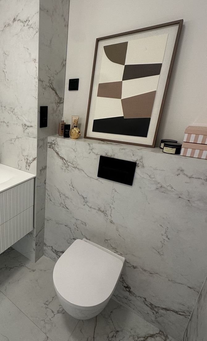 zabudowa stelaza wc w łazience-kadr.jpg