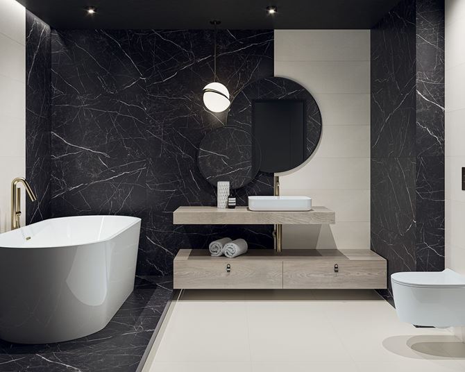 Czarno-biała łazienka z płytkami z motywem kamienia