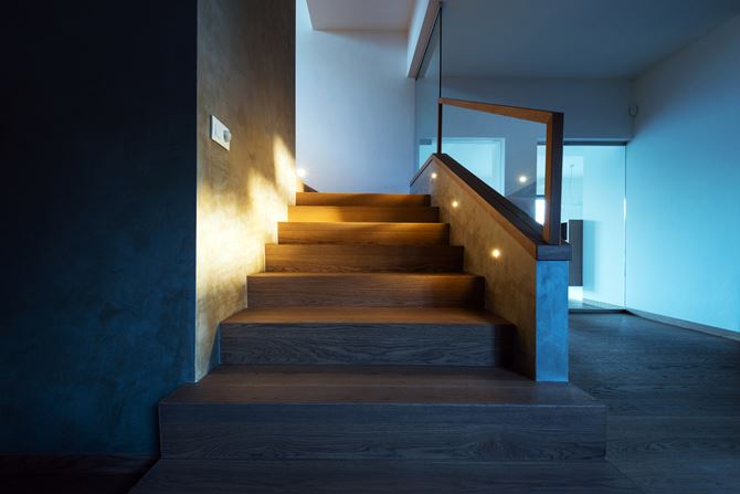 Oświetlenie schodów w domu