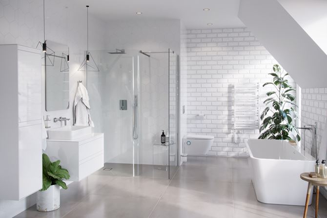 Biała łazienka w nowoczesnej aranżacji