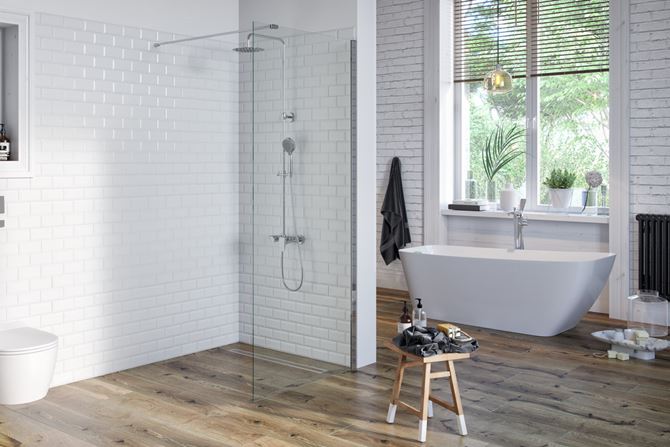Skandynawska łazienka z minimalistycznym prysznicem walk-in