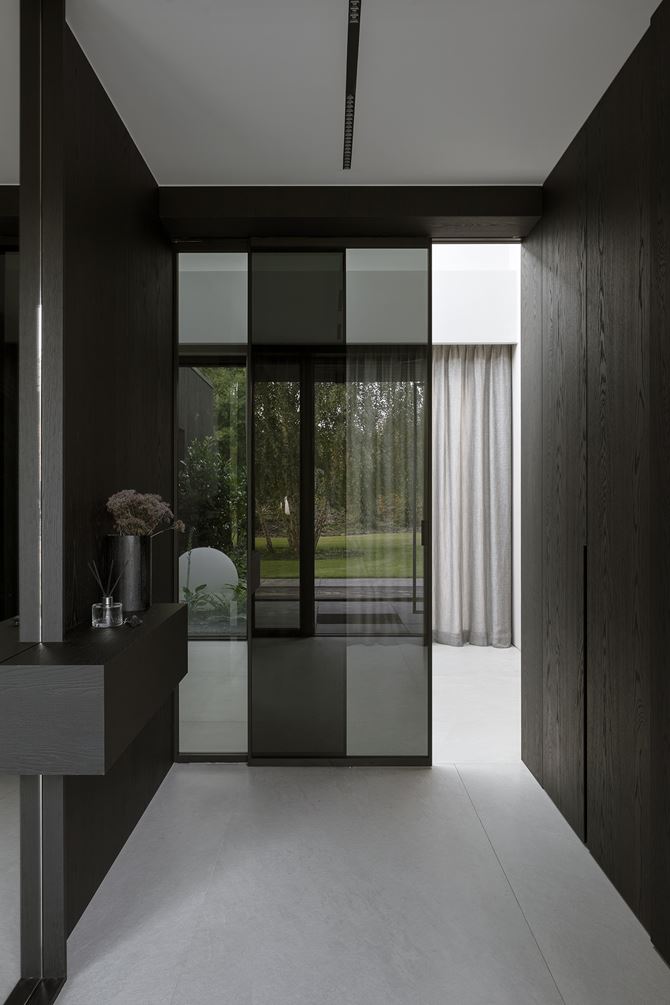 Arsenowicz Design - Black Minimal House - 33-min.jpg