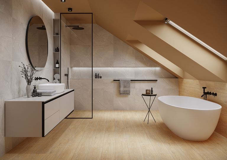 Łazienka na poddaszu w beżowym drewnie i szarym kamieniu