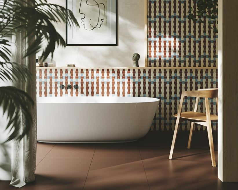 Aranżacja brązowej łazienki z dekoracyjną mozaiką
