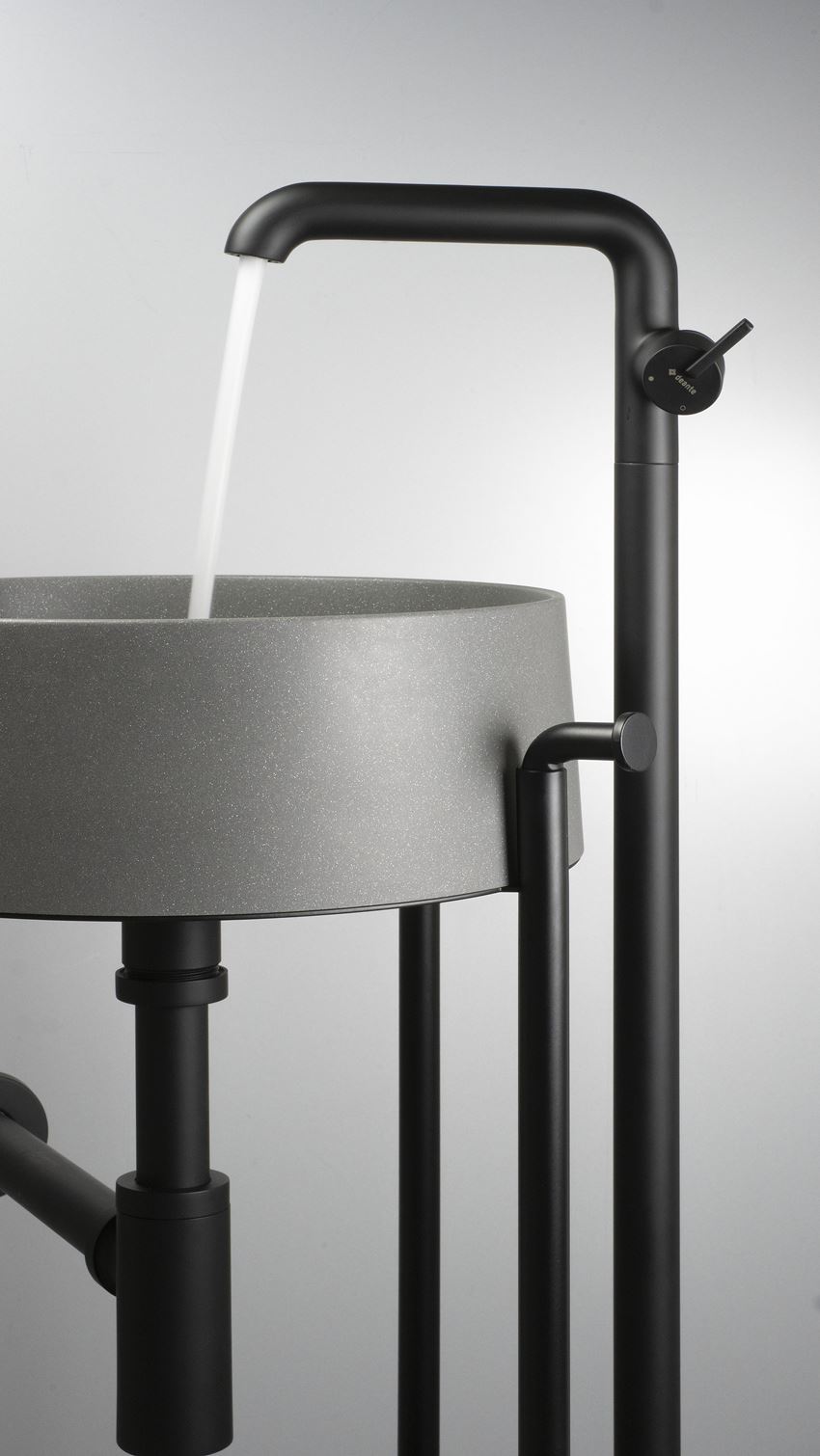 Bateria umywalkowa wolnostojąca nero Deante Silia