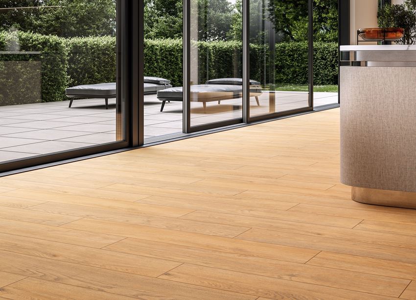 Drewniane wykończenie podłogi w kuchni