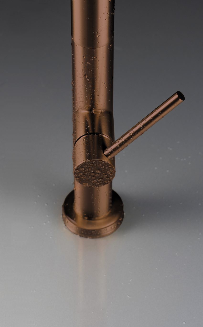 Bateria kuchenna z wyciąganą wylewką 2 rodzaje strumienia brąz szczotkowany Deante Olfato