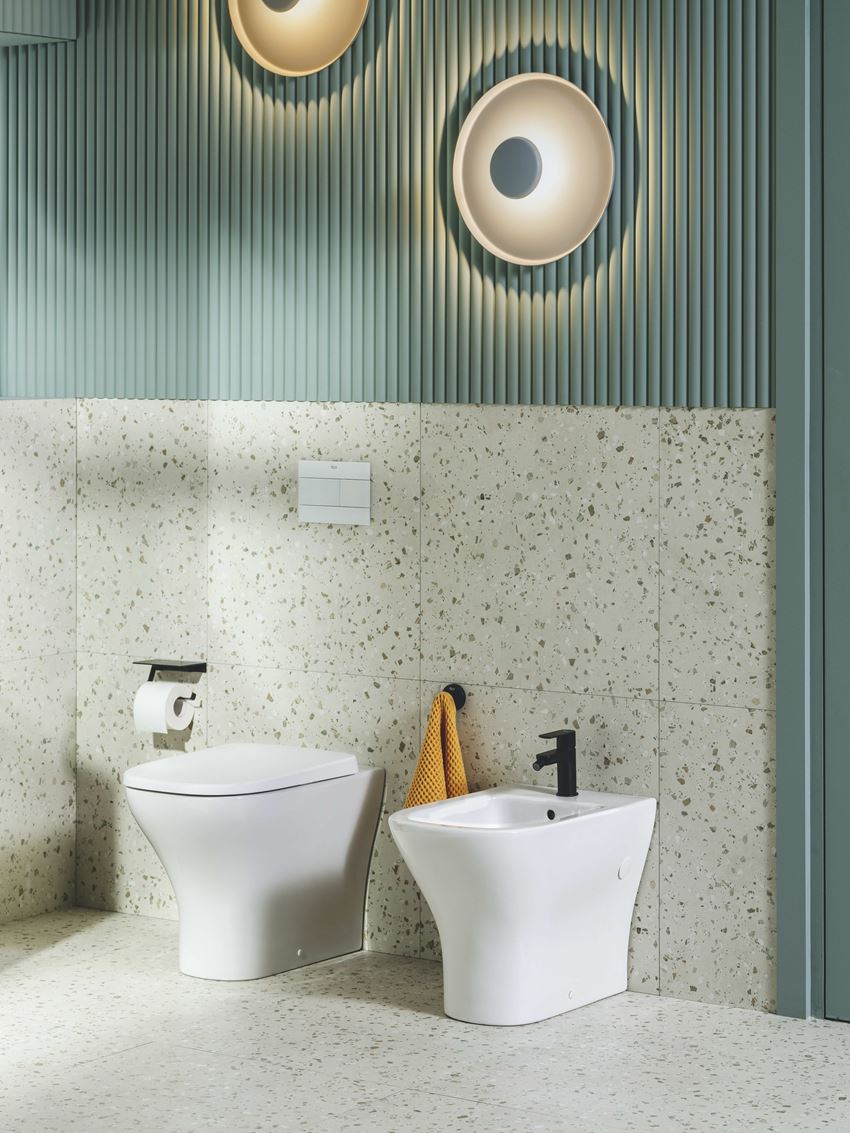 Bidet stojący przyścienny bez pokrywy 36x53 cm biały Roca Optica A357V18000