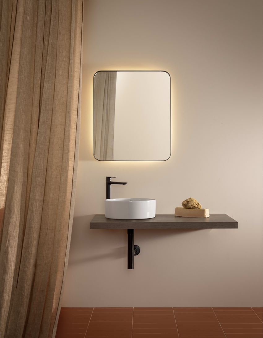 Lustro w ramie z oświetleniem obwodowym LED 80 cm czarne Roca Luna