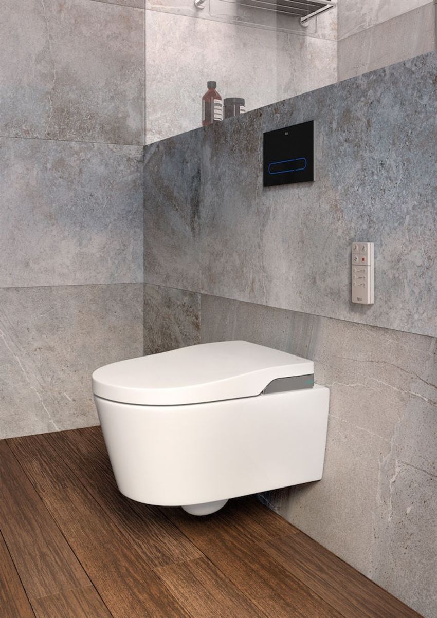 Toaleta myjąca podwieszana Rimless Roca Inspira w nowoczesnej łazience
