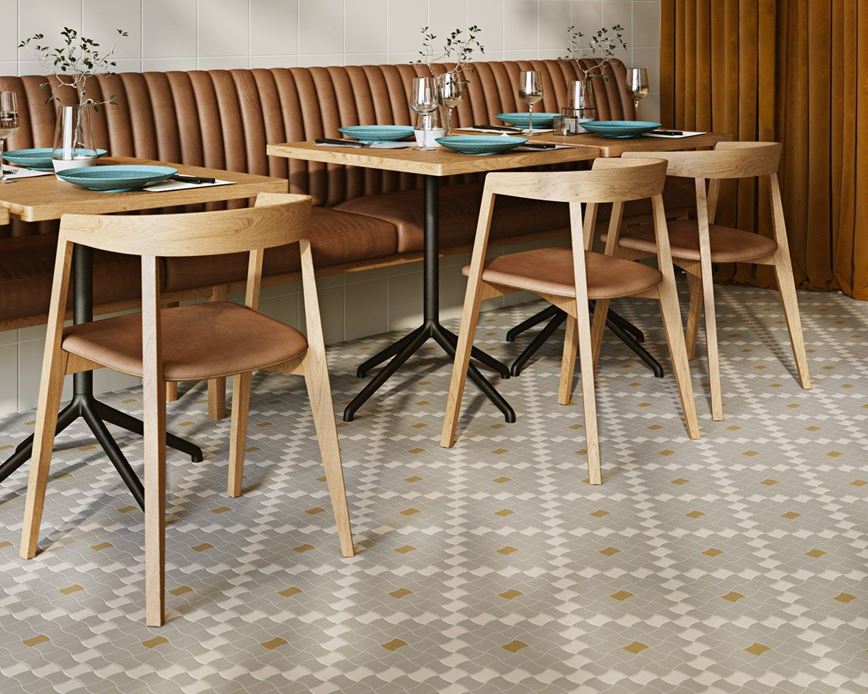 Mozaikowa podłoga w restauracji