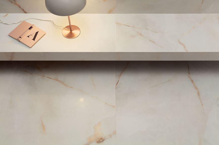 Detal płytki wielkoformatowej Tubądzin Ambra Bianca